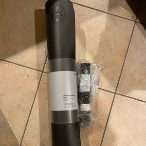 Lulu Lemon Yoga Mat and Yoga Strap